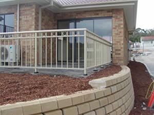 01 HR40 Vogue Picket 300x225 Picket Balustrade