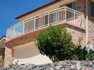 09 HR40 Monteray 300x225 Picket Balustrade